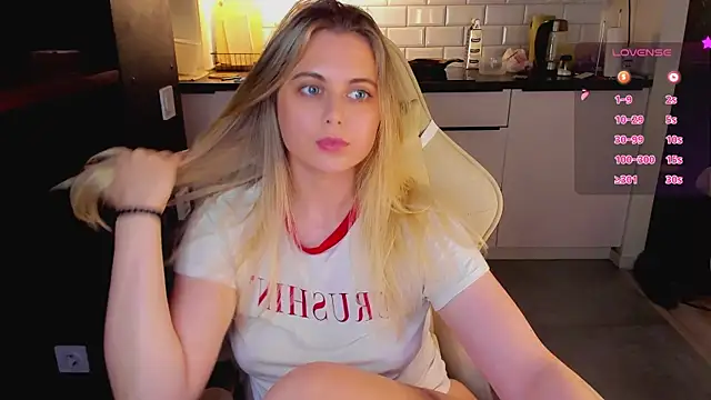 blonde_kellyy webcam