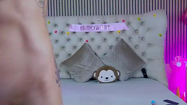 PlayfulShow webcam