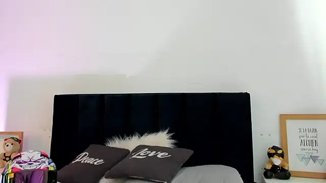 melanie_roux__ webcam