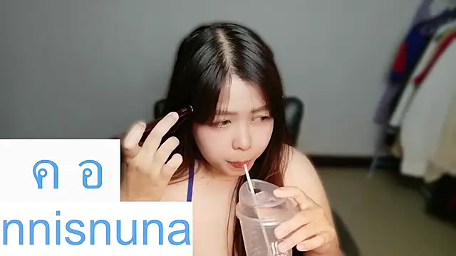 nunanunanuna webcam