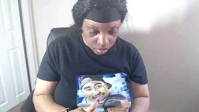 Sexymona1218 webcam