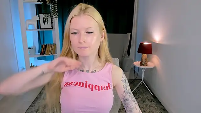 Laly_Peach webcam