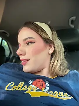 NicoleCut webcam