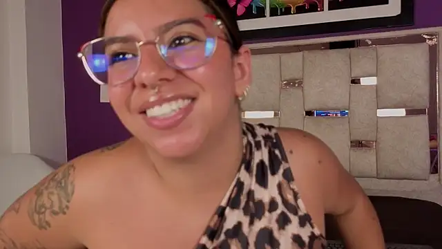 emilyy_cooperr webcam