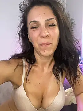 AlyaRei webcam