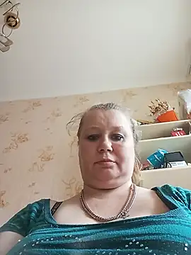 KiraStanton webcam