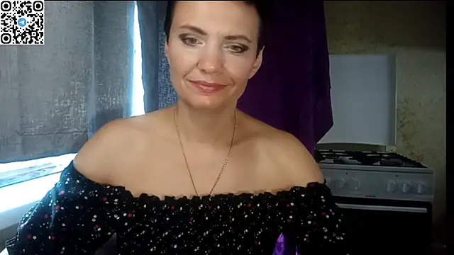 HotMamaQueen234 webcam