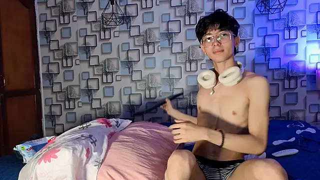 Twink_Sebas7 webcam