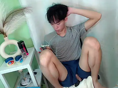 sycat69 (M young) - LOVENSE is on, lets have fun and CUM