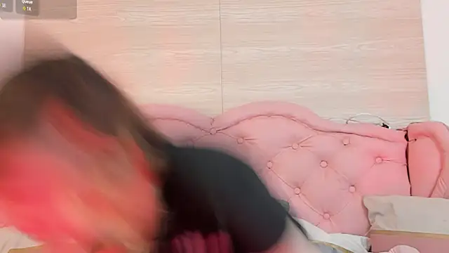 Rossiee_huntt webcam
