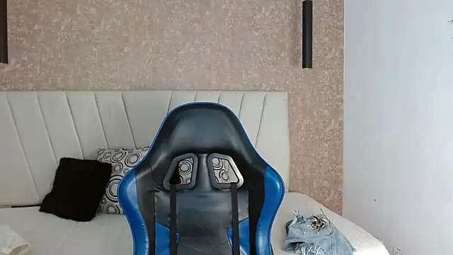 AliceSmity__ webcam