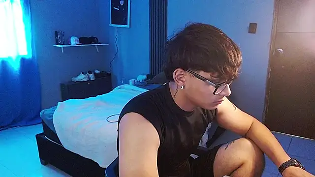 Mr_yisuzz webcam