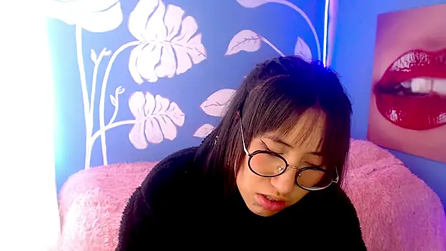 eli_doll webcam