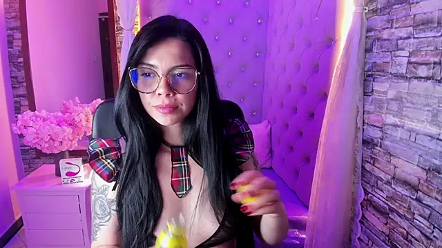 Chloe_Crysstal webcam