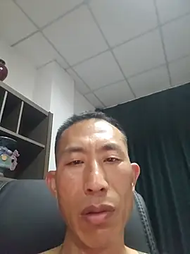 wx369369 (Ask my age) - 赚钱买先锋官