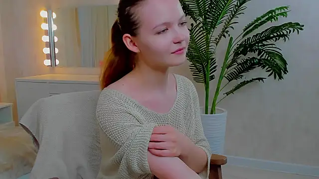 NaomiFess webcam