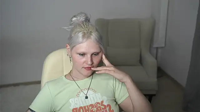EstherFilteau webcam
