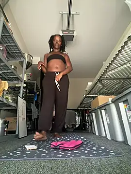 thechocolatepeach live sex cam
