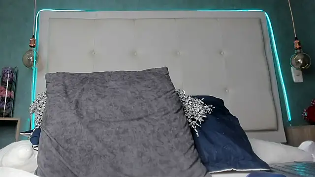 mia_gomez7 webcam