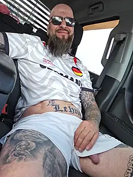 Beardedtattood webcam