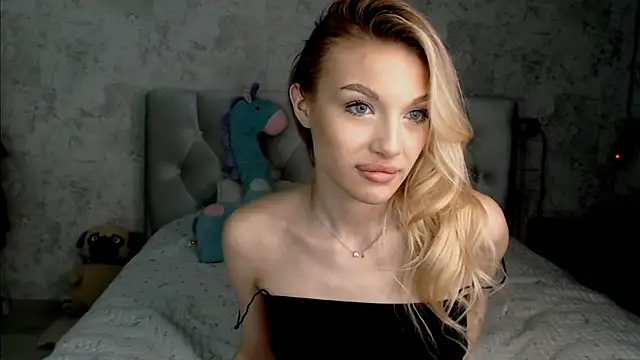 Ella_Milla webcam