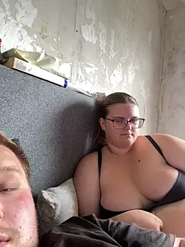 CurvyPaar2 webcam