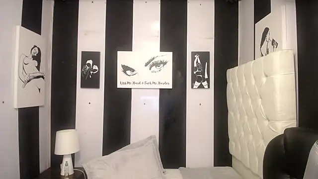lucy_lorelei webcam