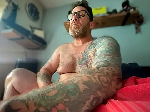 Tattooednakedguy live cam on StripChat