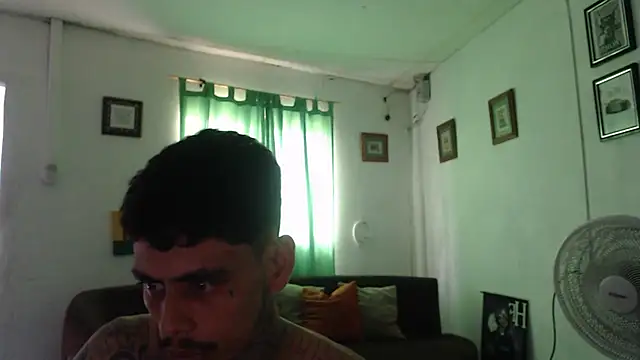 alpha_zom live cam on StripChat