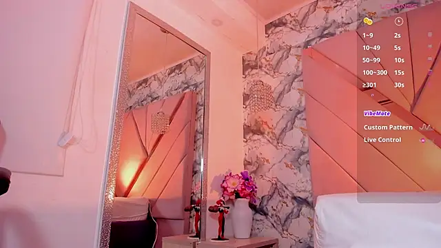 mia_rouxx1 live sex cam