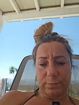 AngelaDesires webcam