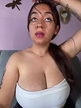 Im_Luuu webcam