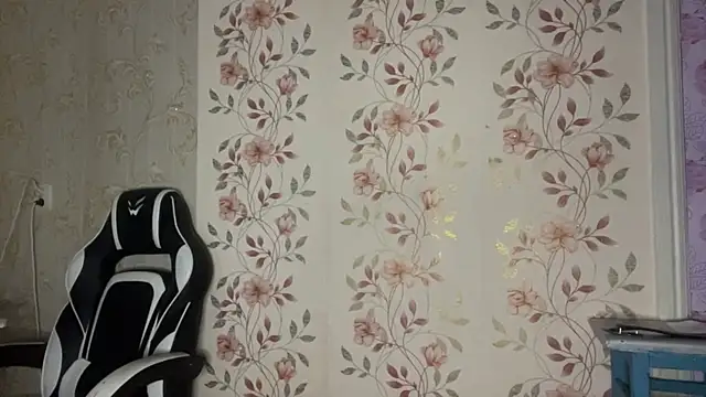 WhitePowerGirl webcam