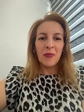 Hot-Milf4U webcam