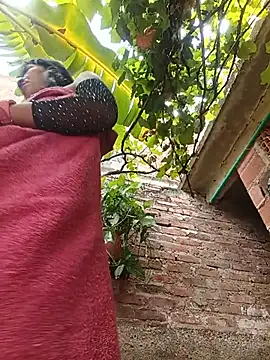 chikivivi- live cam on StripChat