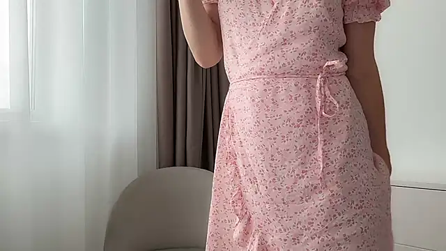ShySchoolGirl webcam