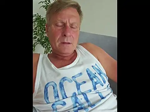 johnnym1 webcam