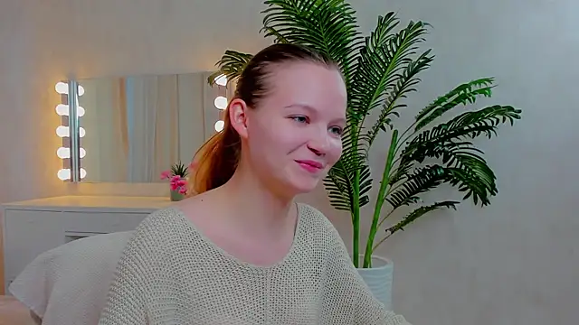 NaomiFess webcam
