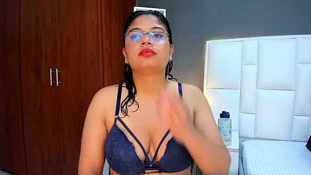 yeral2017 live cam on StripChat