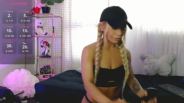 SarahRaynex webcam