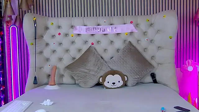 PlayfulShow webcam