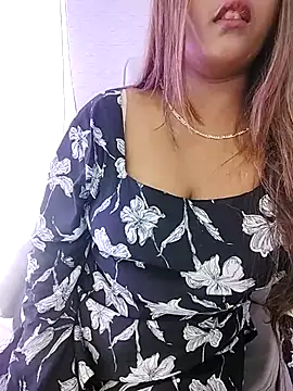 LoveLy-Soneya webcam