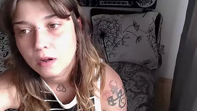 AlienforTwenty webcam