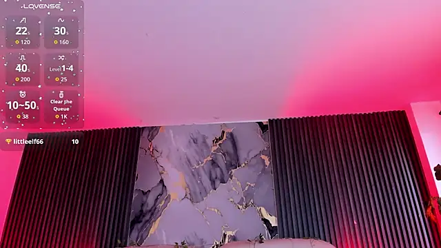 CarolineFyre webcam