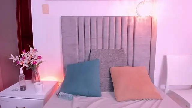 FreyaCameron webcam