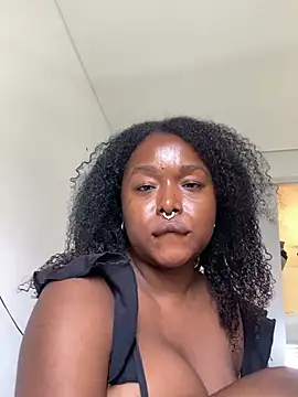 TanishaEvans webcam
