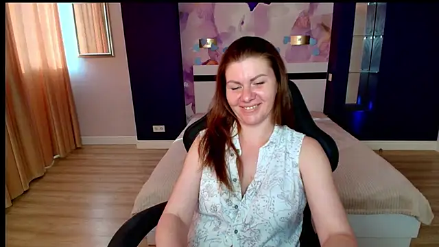 LunaKissesx webcam