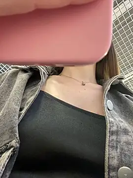 KrisMagnoly webcam