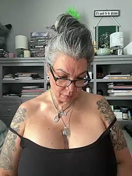 dieseldame1313 webcam