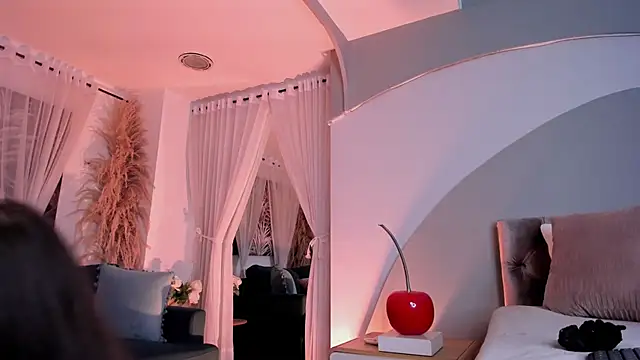 Nicolle_W webcam